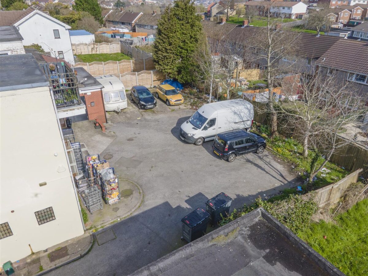 Winston Road, Barry