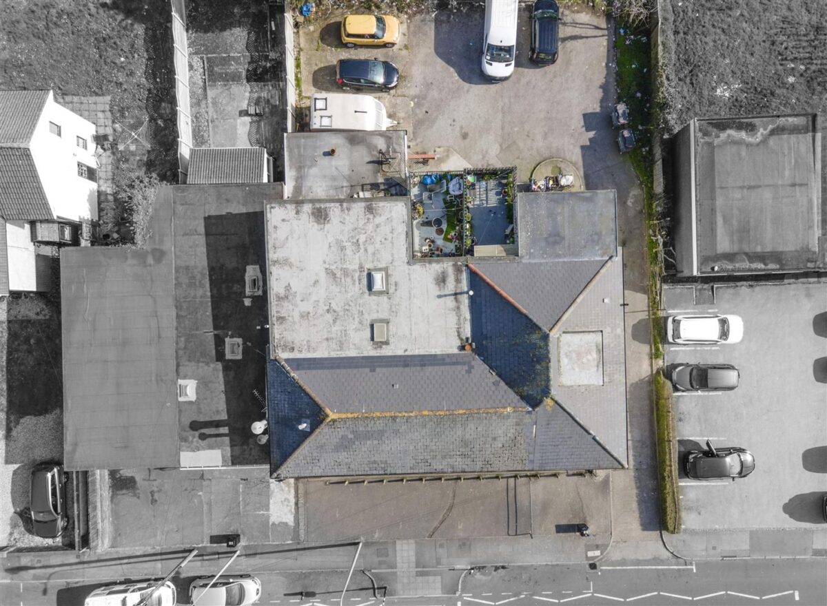 Winston Road, Barry