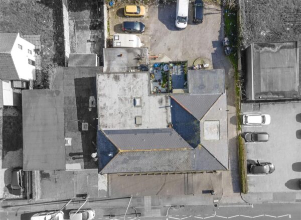 Winston Road, Barry