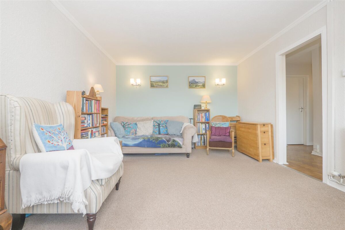 Springfield Rise, Barry
