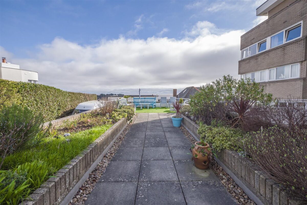 St. Osyth Court, Barry