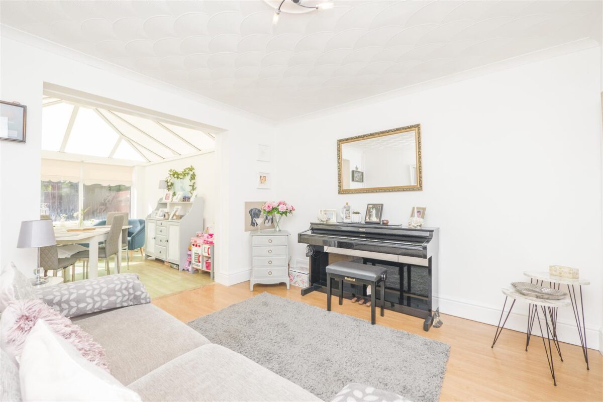 Cliffwood View, Barry