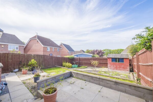 Clos Cwm Barri, Barry