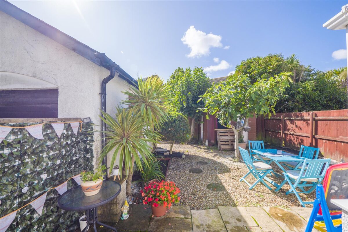 Cliffwood View, Barry