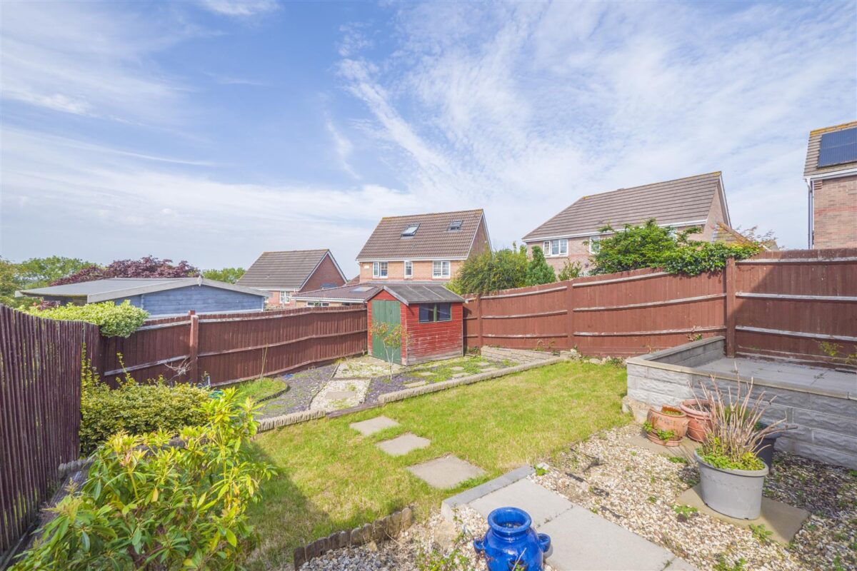 Clos Cwm Barri, Barry