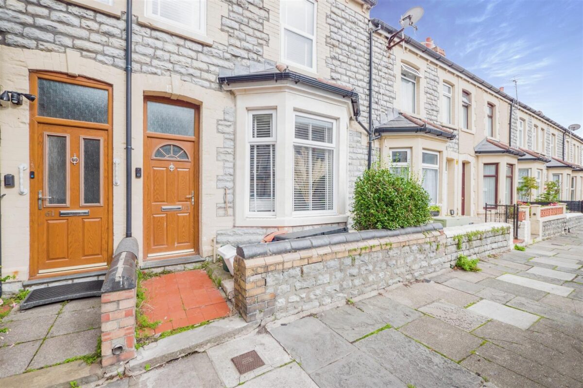 Castleland Street, Barry
