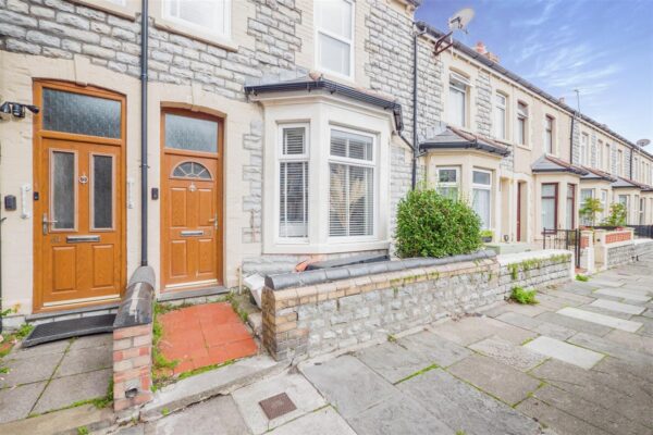 Castleland Street, Barry