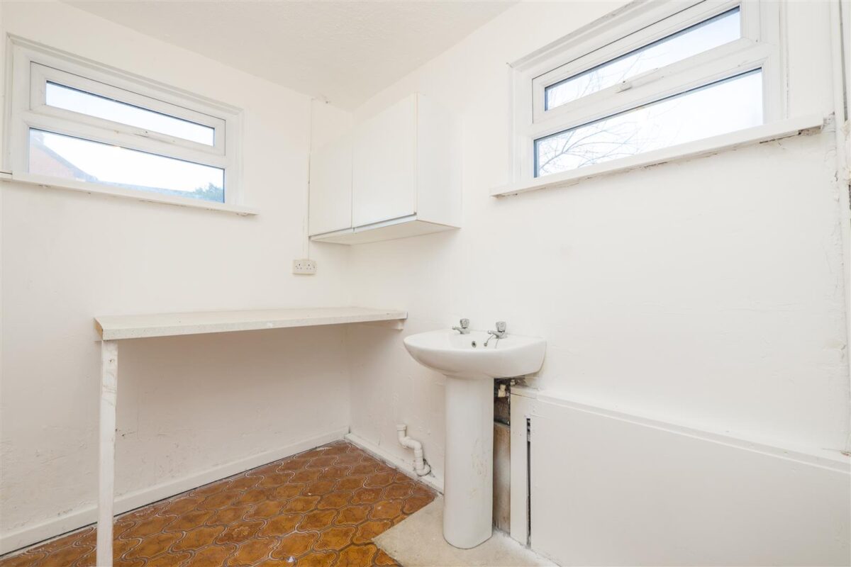 Colcot Road, Barry