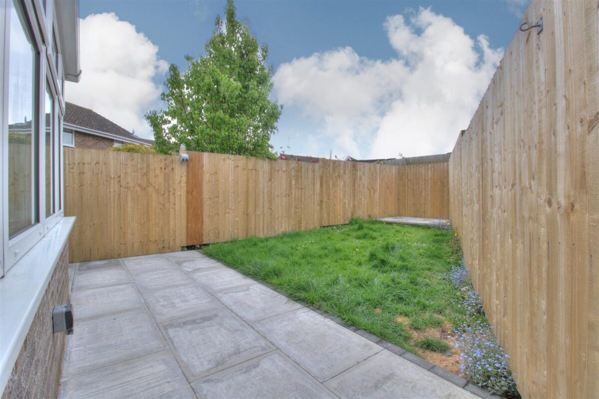 Cardigan Crescent, Boverton, Llantwit Major