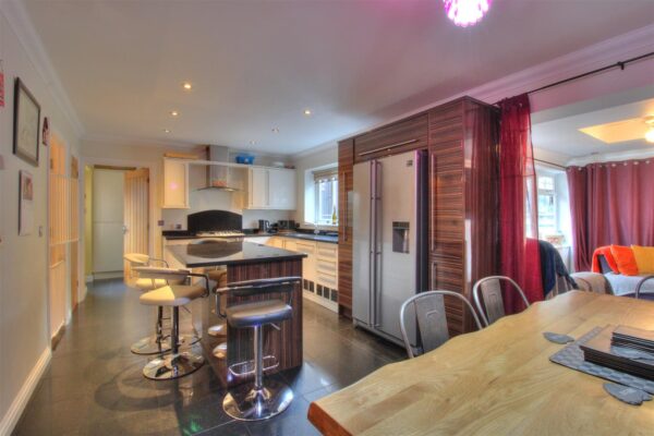 Glanaman Road, Cwmaman, Aberdare, CF44
