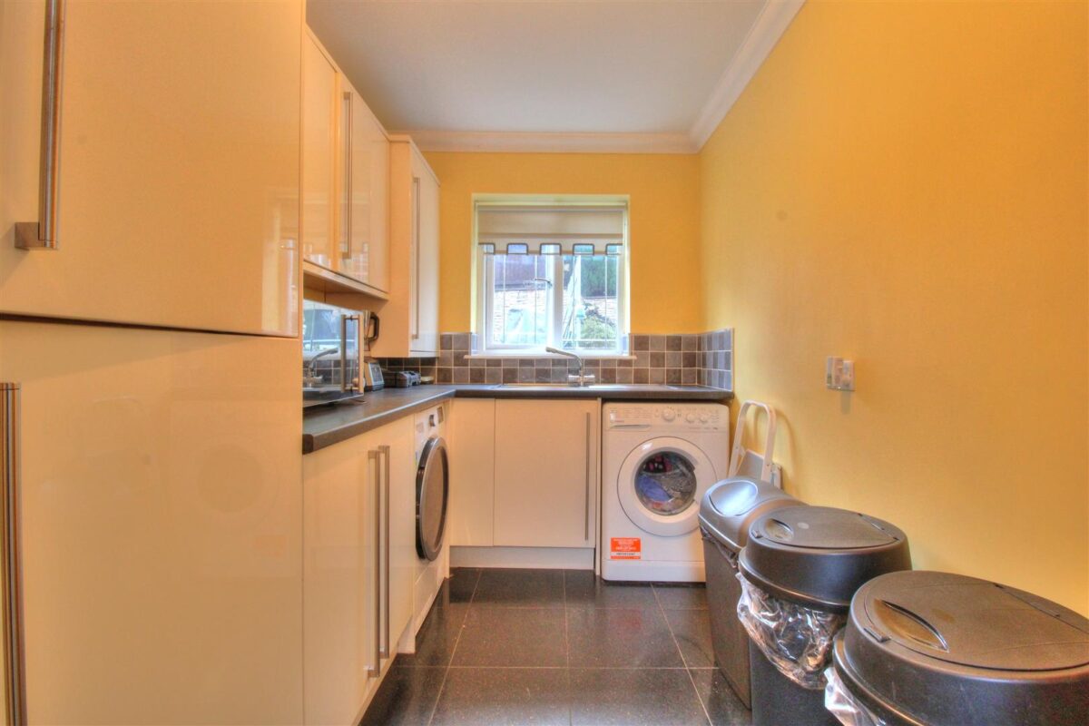 Glanaman Road, Cwmaman, Aberdare, CF44