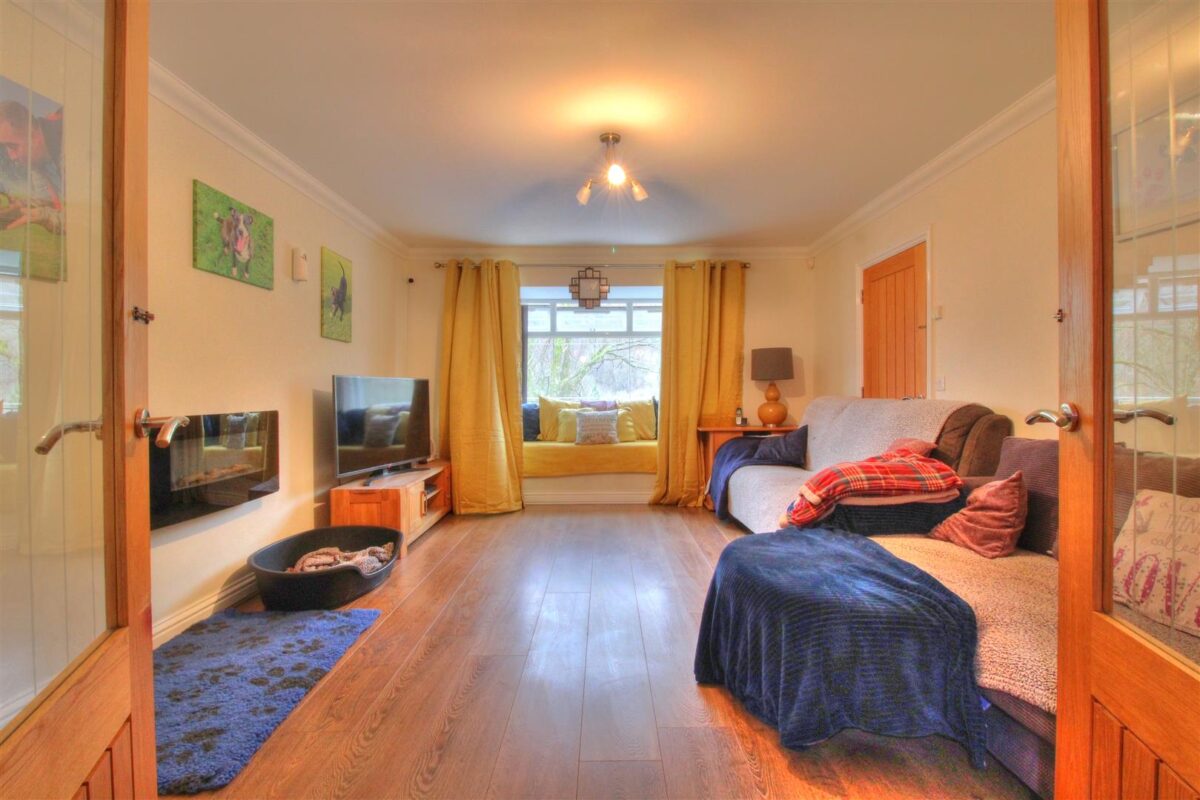 Glanaman Road, Cwmaman, Aberdare, CF44