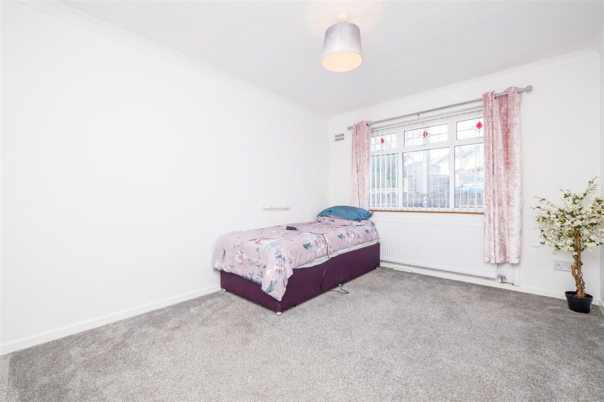 Springfield Rise, Barry