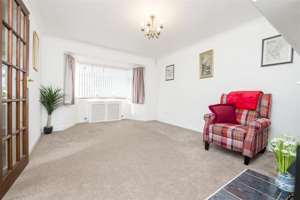 Springfield Rise, Barry