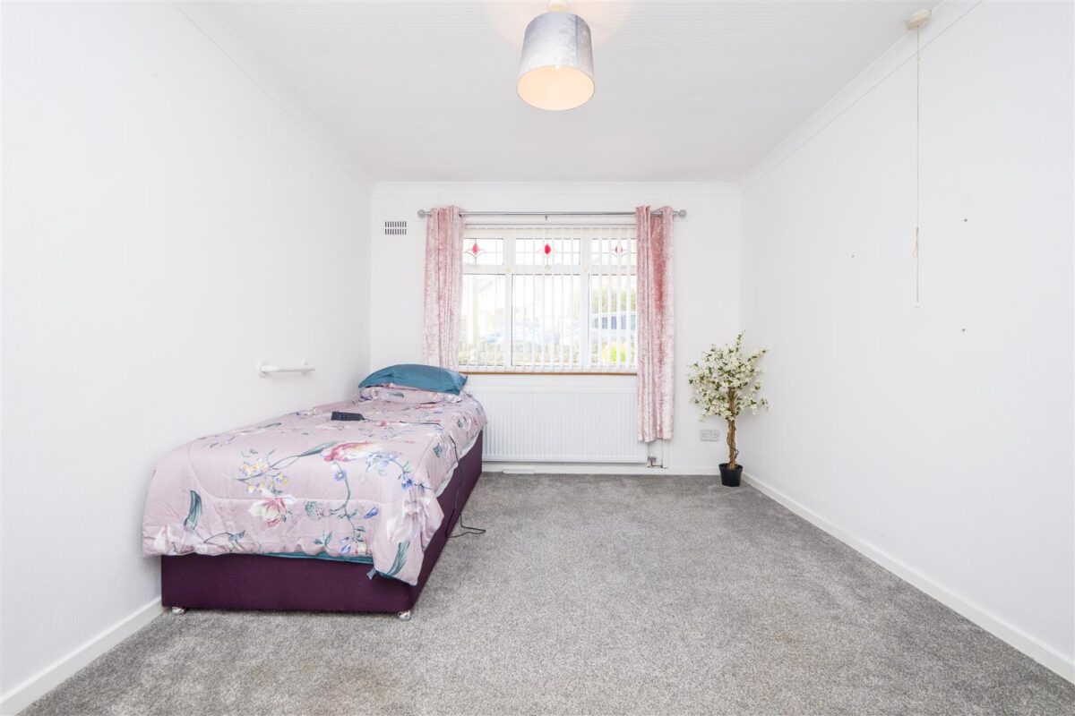 Springfield Rise, Barry