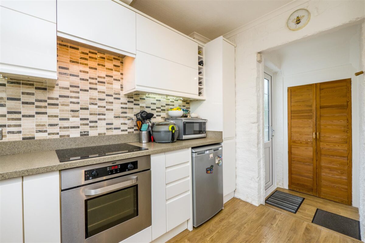 Westward Rise, Barry