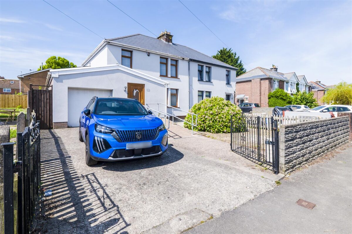 Winston Road, Barry