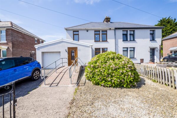 Winston Road, Barry