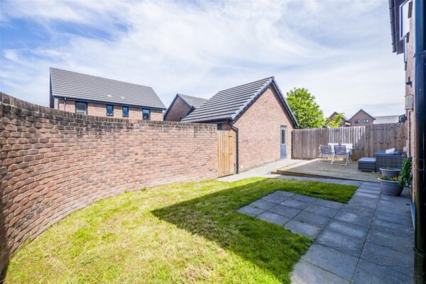 Baruc Way, Barry