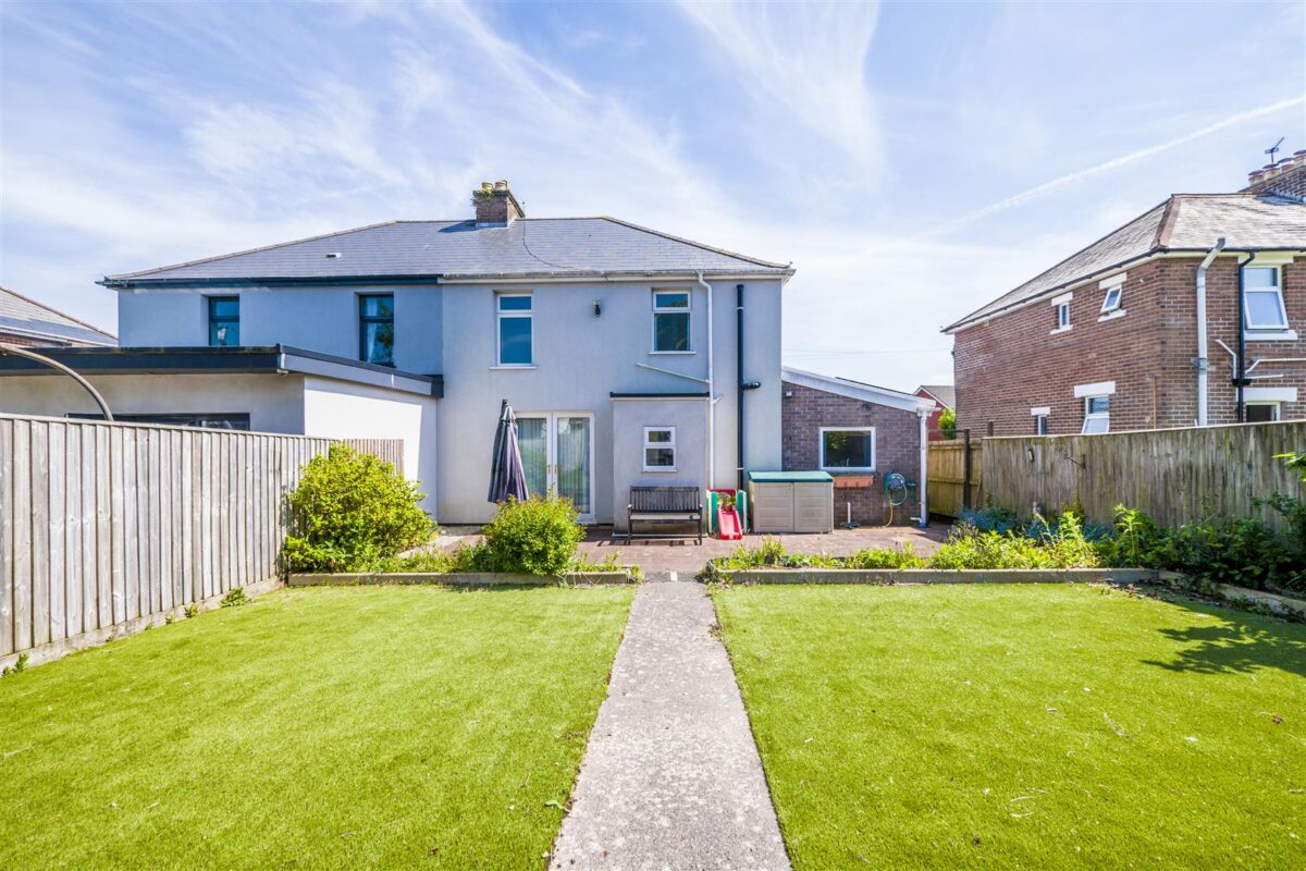 Winston Road, Barry