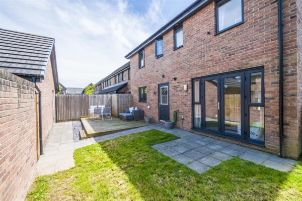 Baruc Way, Barry