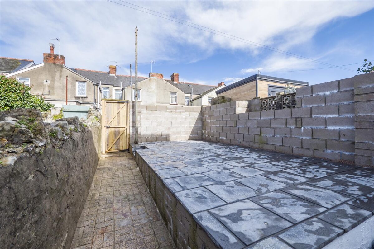 Castleland Street, Barry