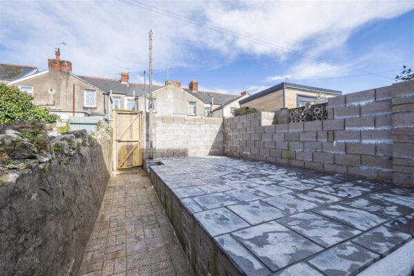 Castleland Street, Barry