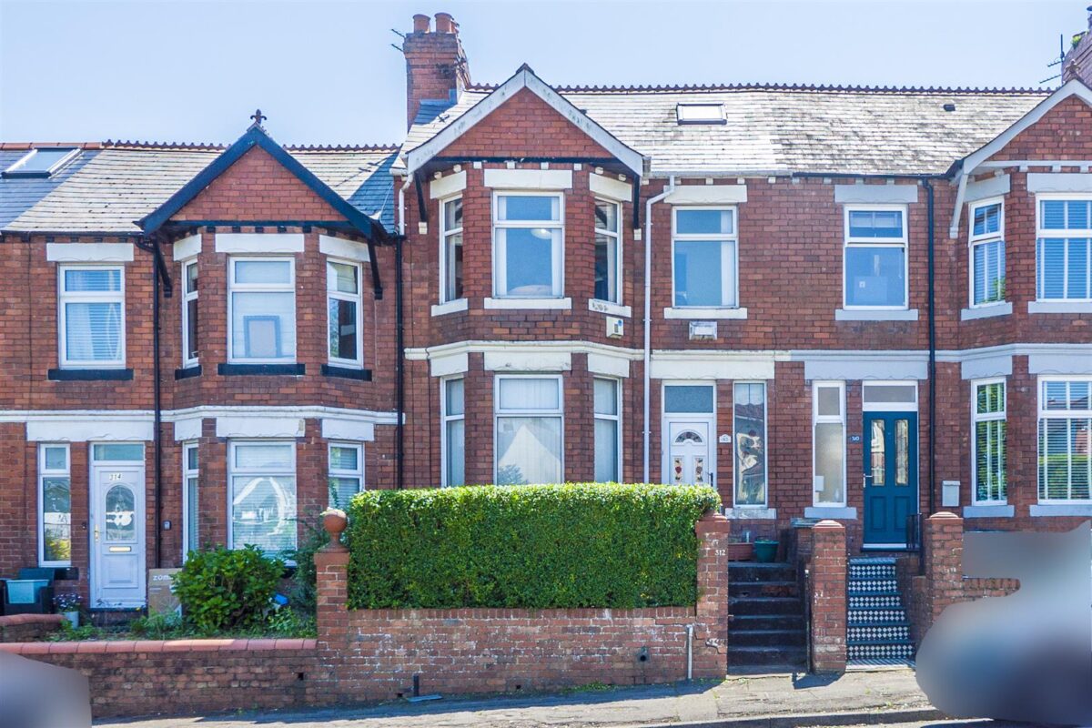 Gladstone Road, Barry