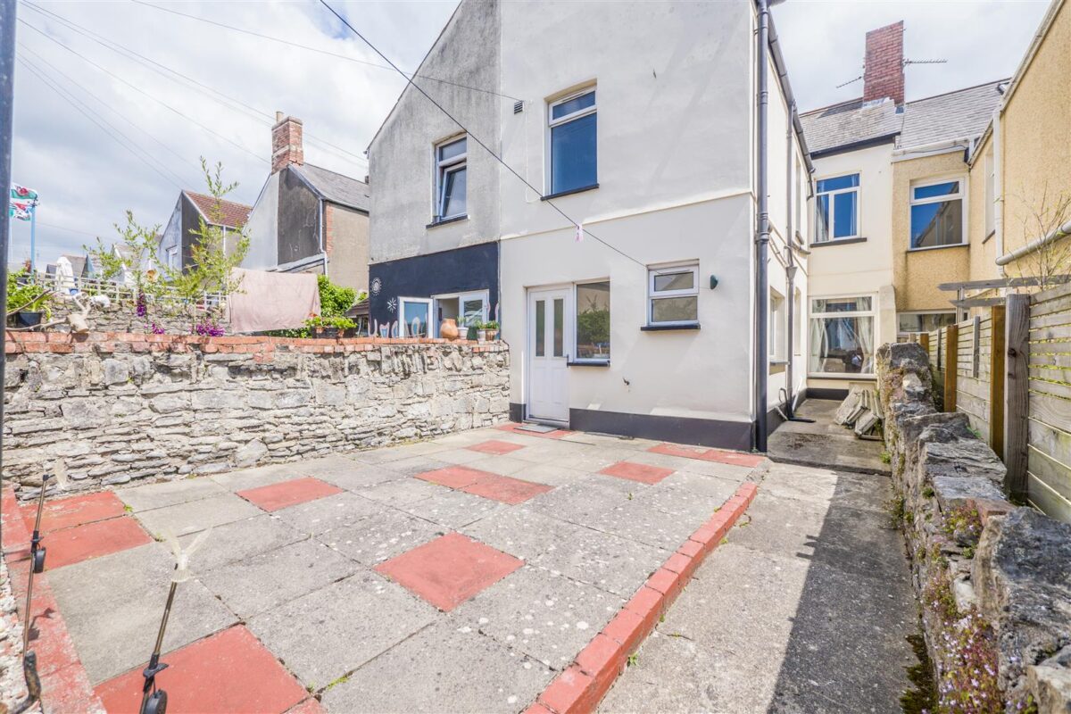 Castleland Street, Barry