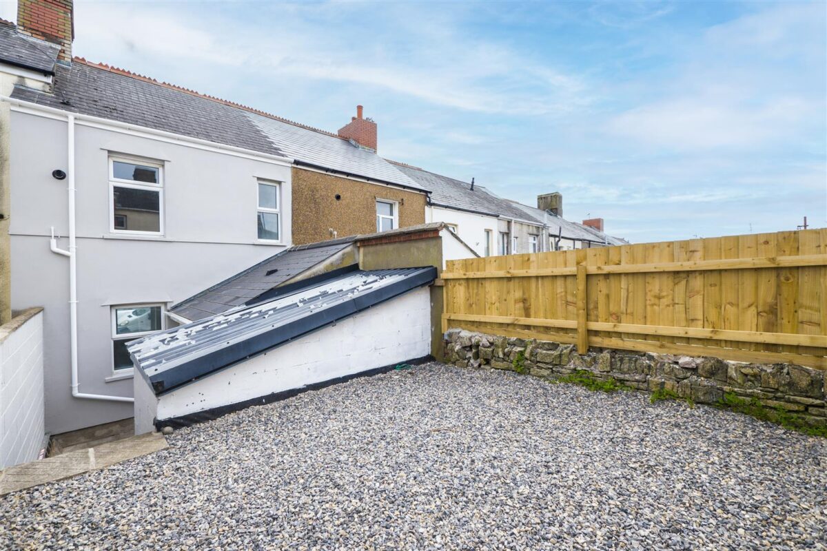 Lee Road, Barry