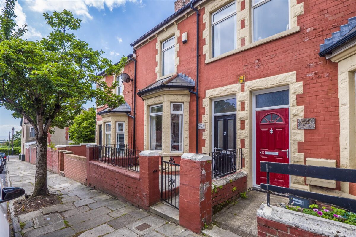 Castleland Street, Barry
