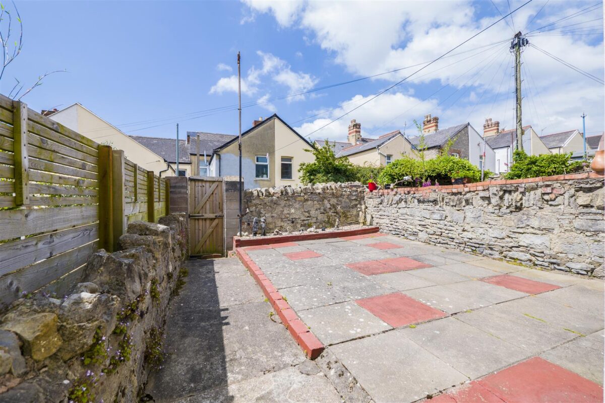 Castleland Street, Barry