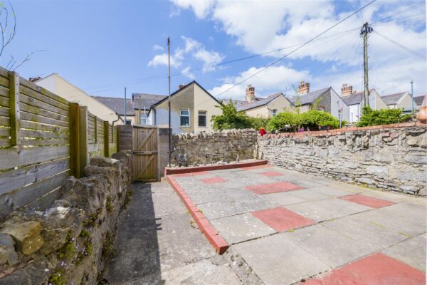 Castleland Street, Barry
