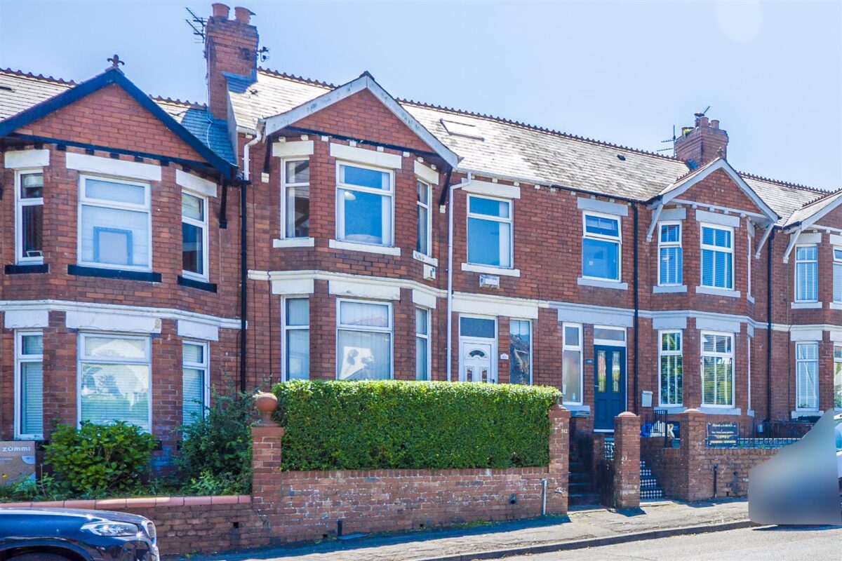 Gladstone Road, Barry