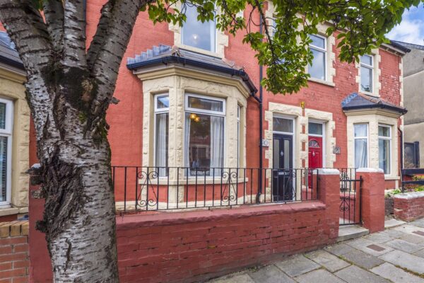 Castleland Street, Barry