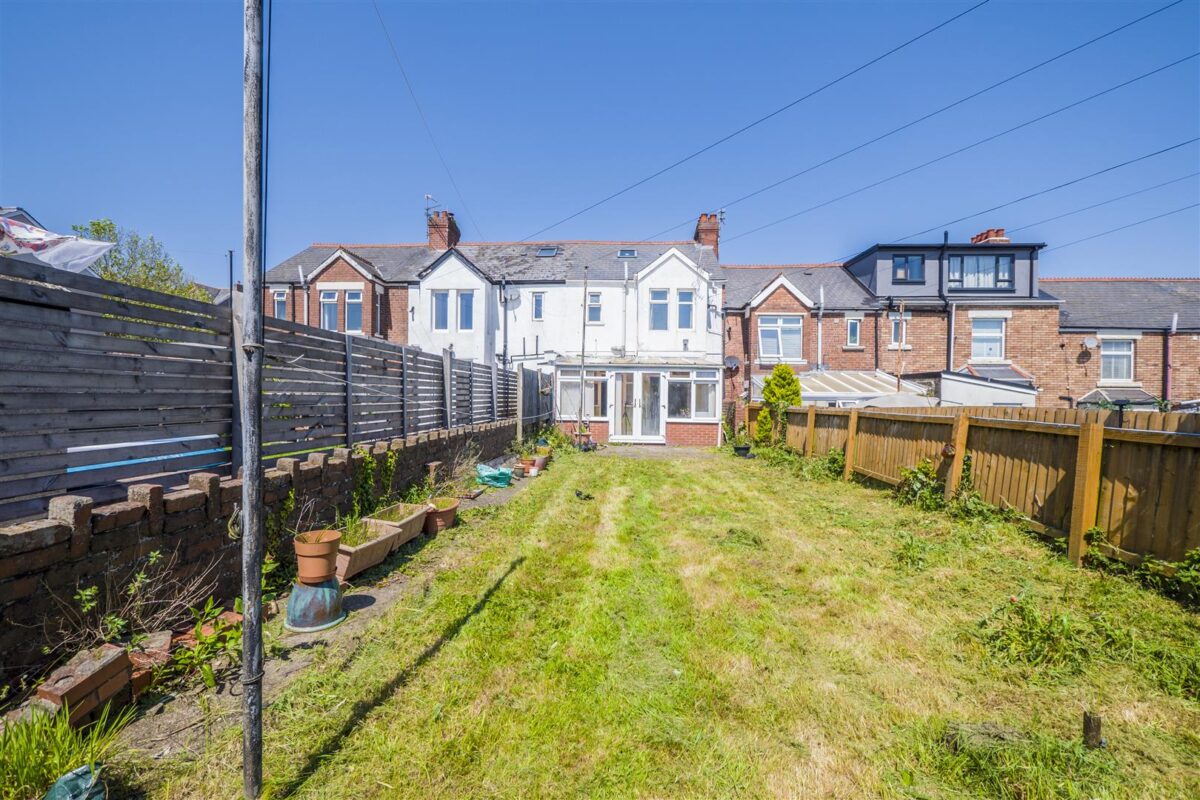 Gladstone Road, Barry
