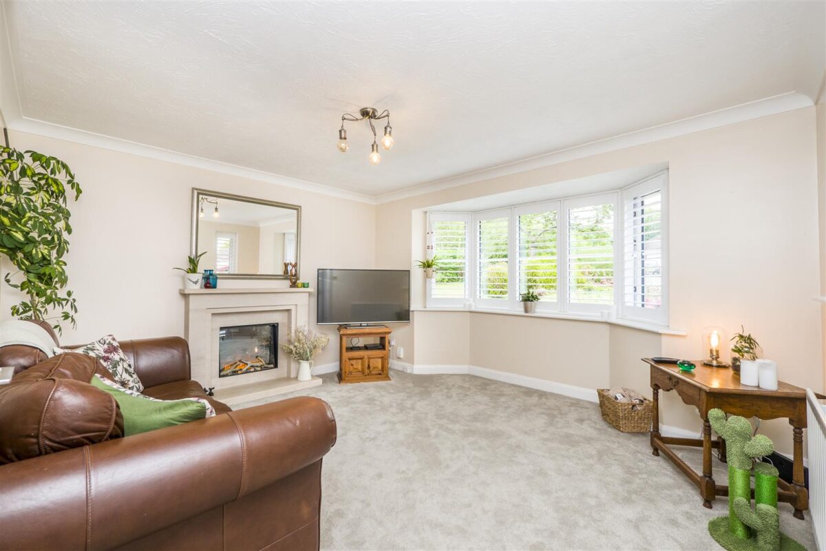 Hollington Drive, Pontprennau, Cardiff