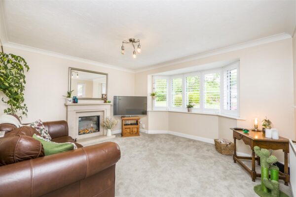 Hollington Drive, Pontprennau, Cardiff