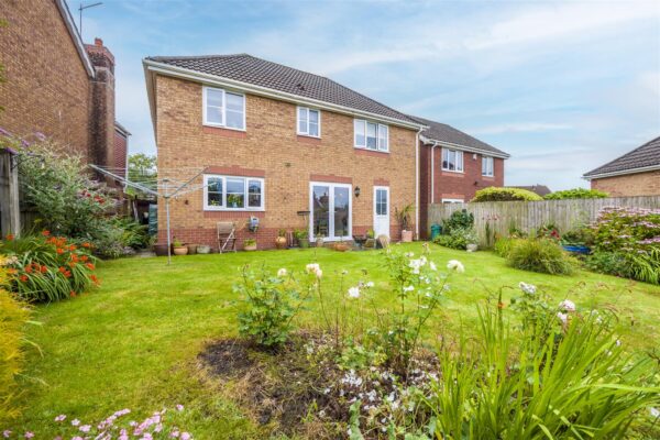 Hollington Drive, Pontprennau, Cardiff