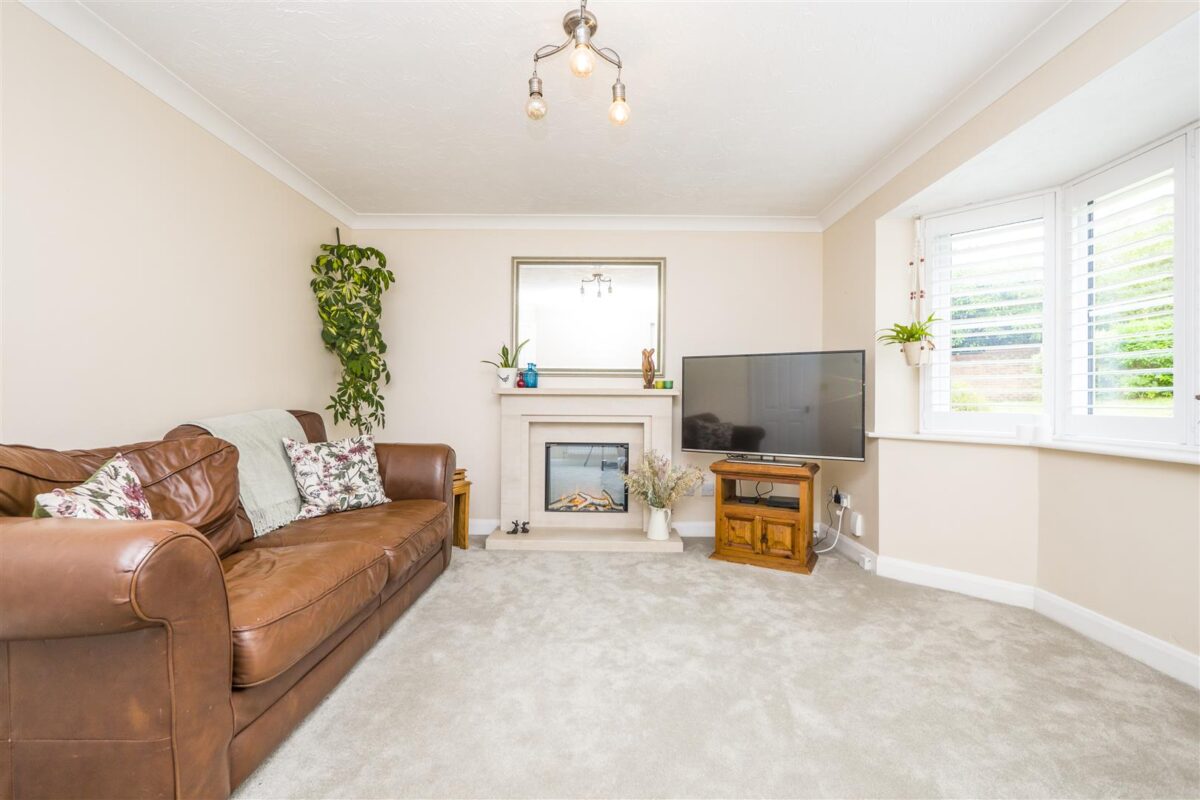 Hollington Drive, Pontprennau, Cardiff