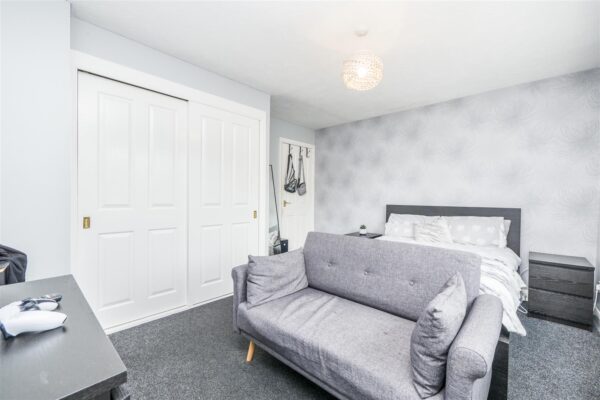 Hollington Drive, Pontprennau, Cardiff