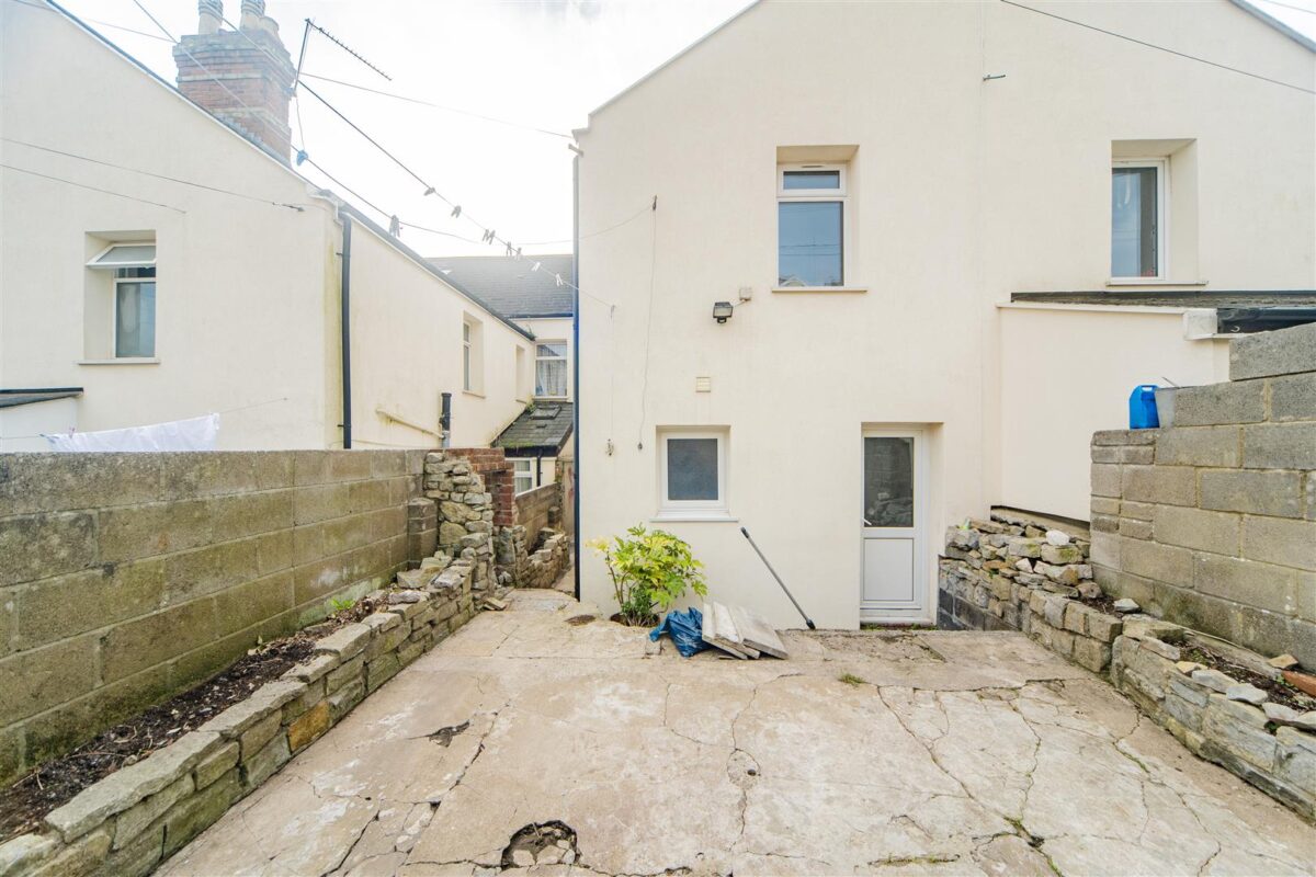 Station Street, Barry