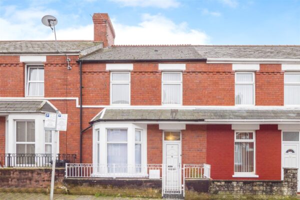 Evelyn Street, Barry