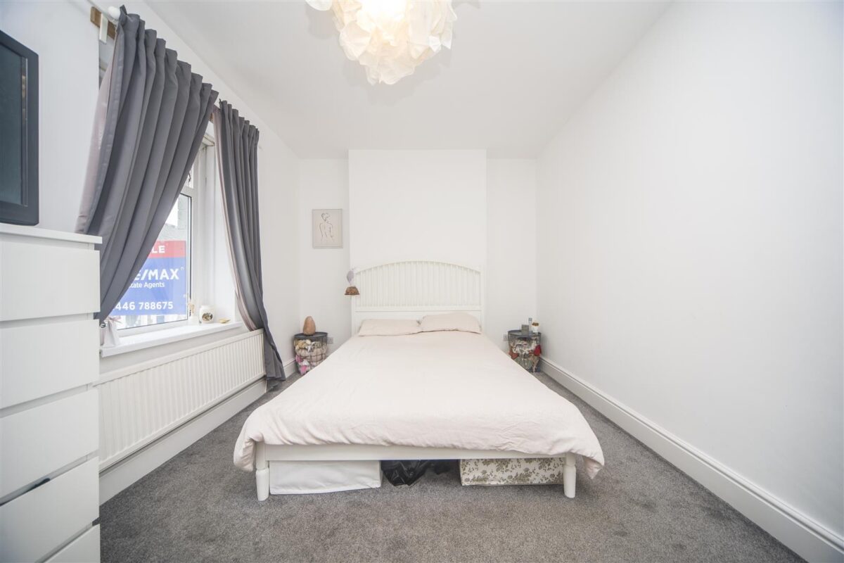 Morel Street, Barry
