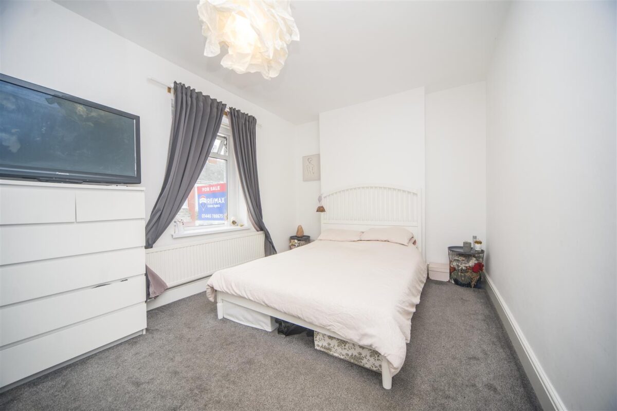 Morel Street, Barry