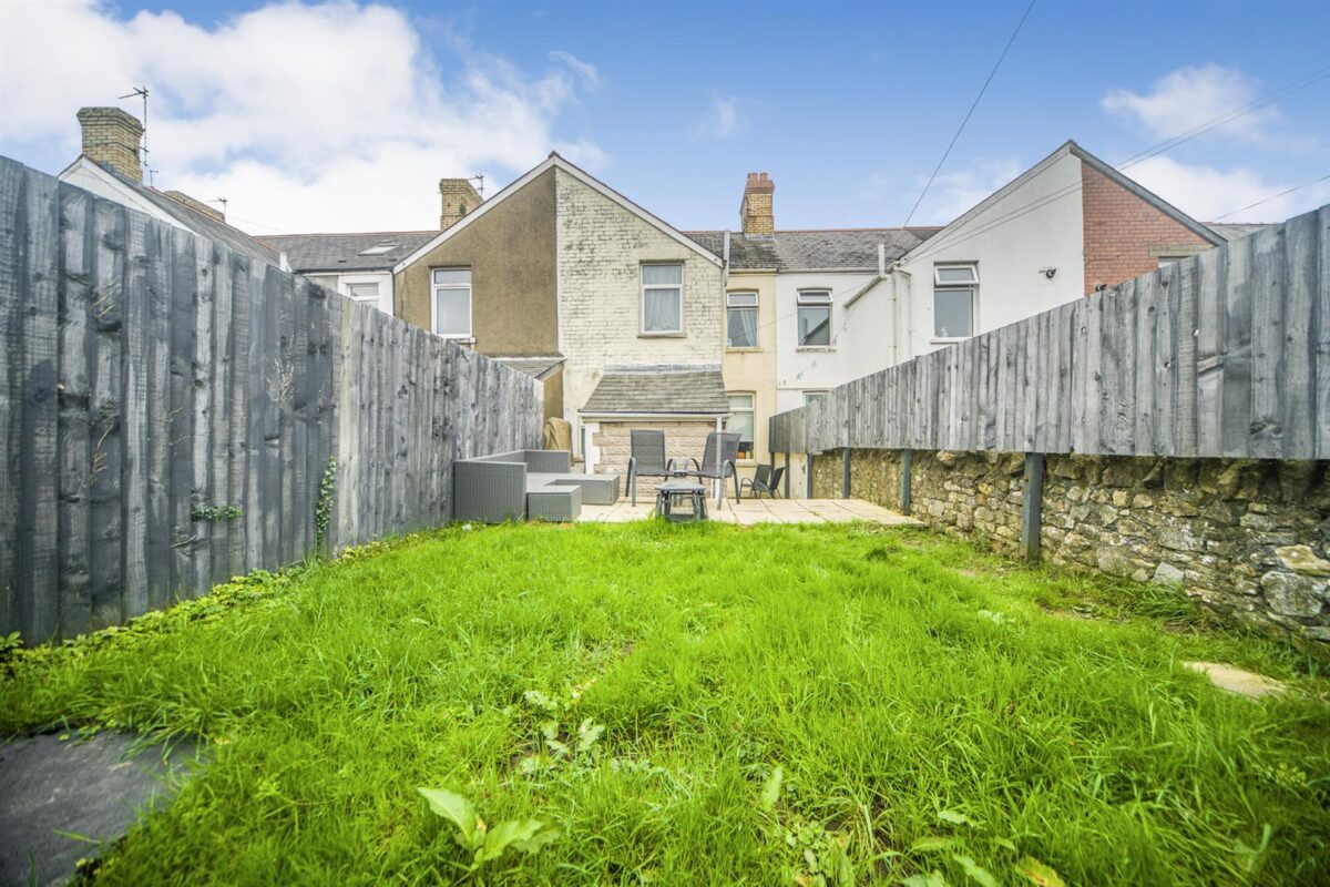Morel Street, Barry