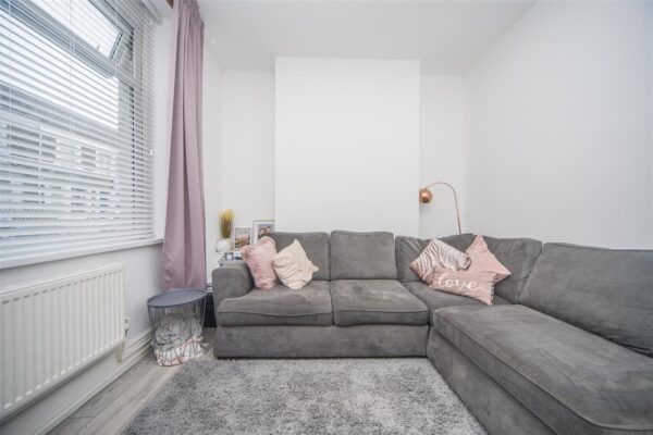 Morel Street, Barry
