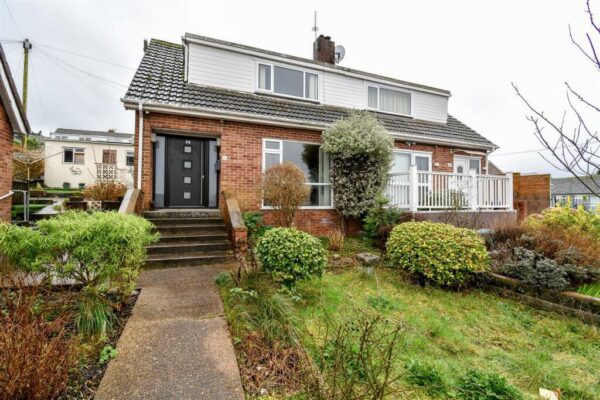 Collard Crescent, Barry
