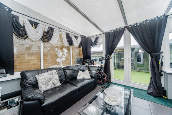Meggitt Road, Barry