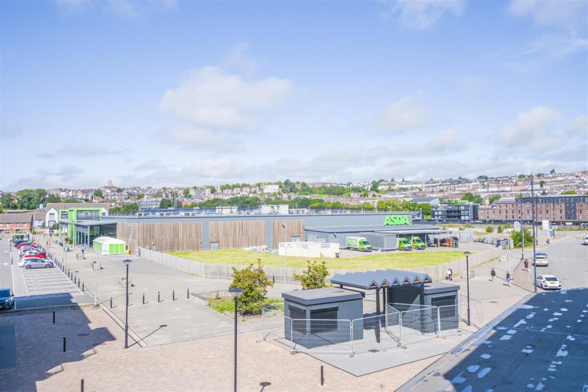 Neptune Road, Barry